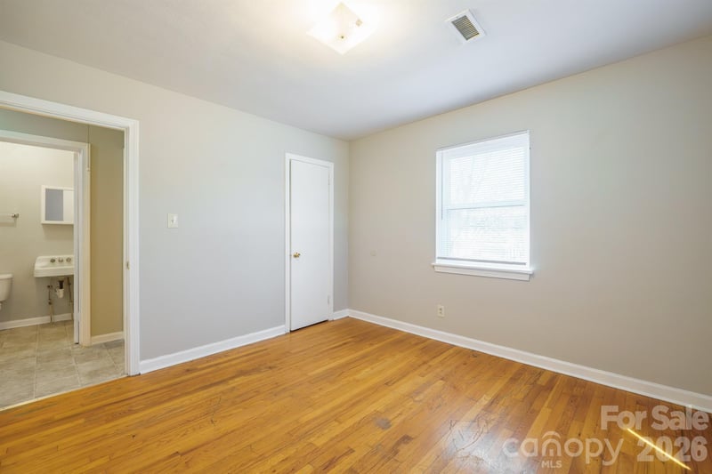 829 4th Ave, Hickory, NC 28602
