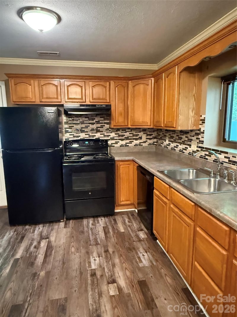 29 Plum Nearly Ln, Maggie Valley, NC 28751