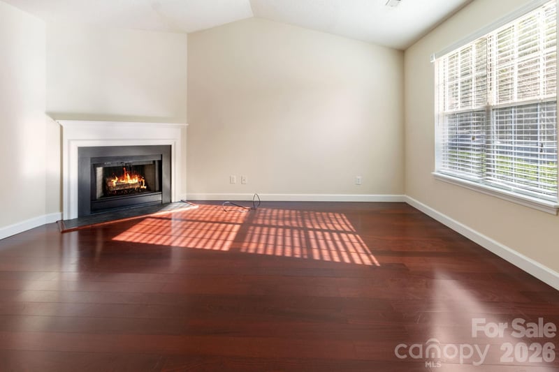 9313 Four Mile Creek Rd, Charlotte, NC 28277