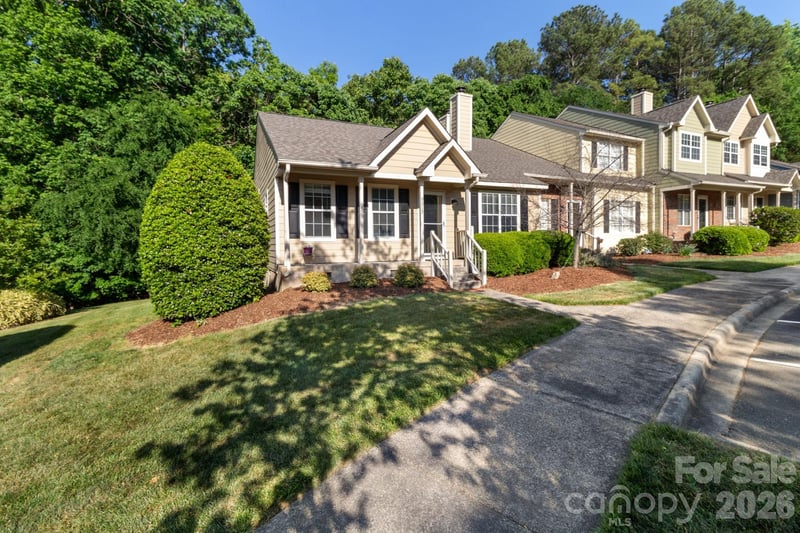 9313 Four Mile Creek Rd, Charlotte, NC 28277