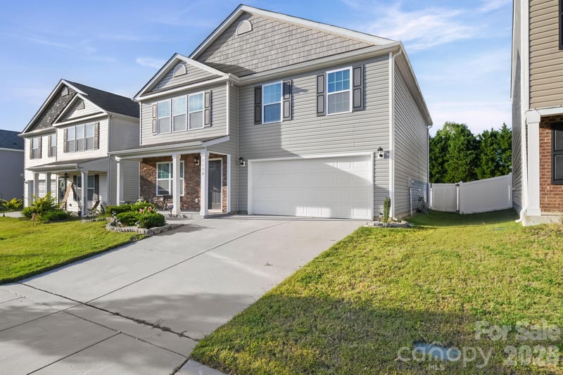 2130 Eastway Dr, Dallas, NC 28034