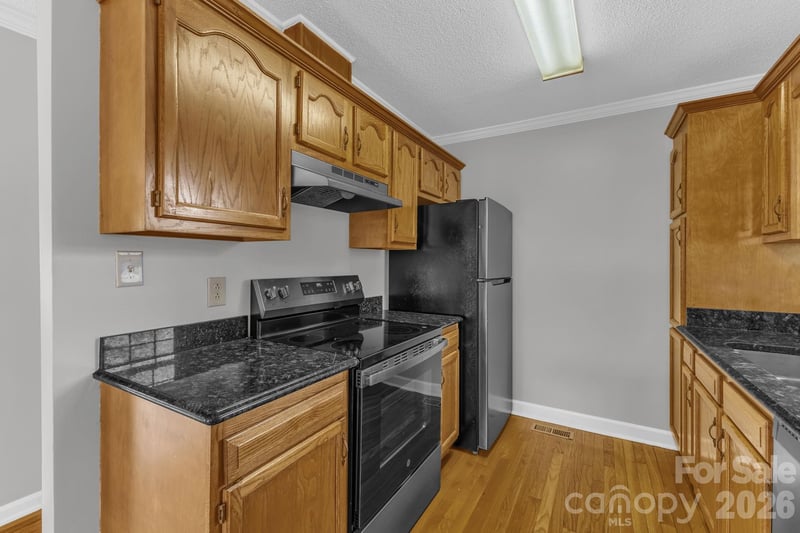 147 Elkwood Rd, Asheville, NC 28804