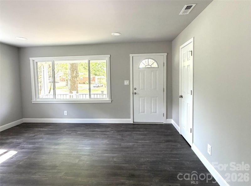 1200 Weststone Dr, Charlotte, NC 28208