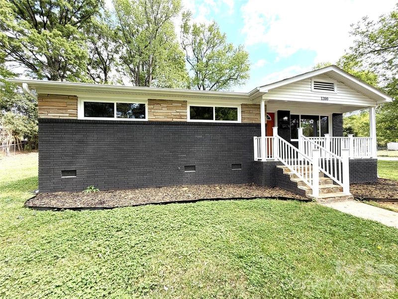 1200 Weststone Dr, Charlotte, NC 28208