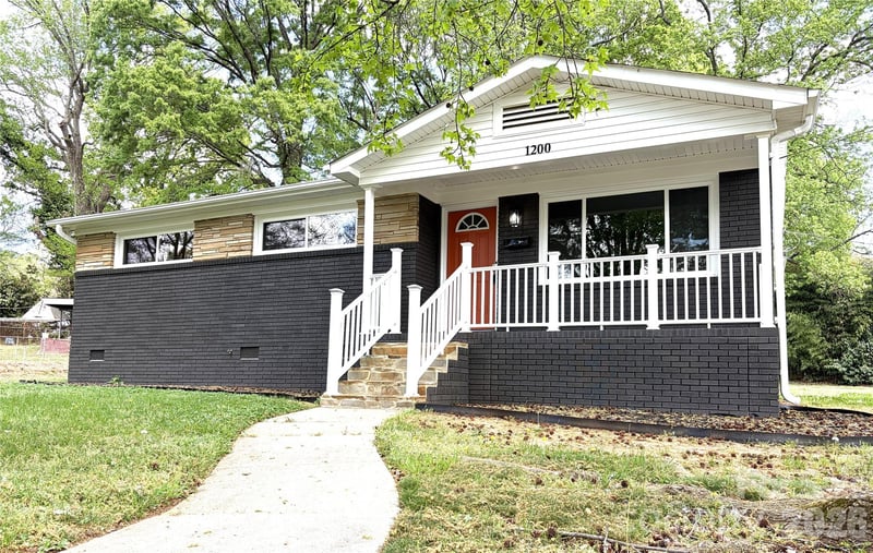 1200 Weststone Dr, Charlotte, NC 28208