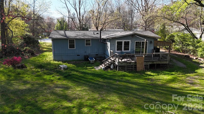 33 Springside Dr, Hendersonville, NC 28792