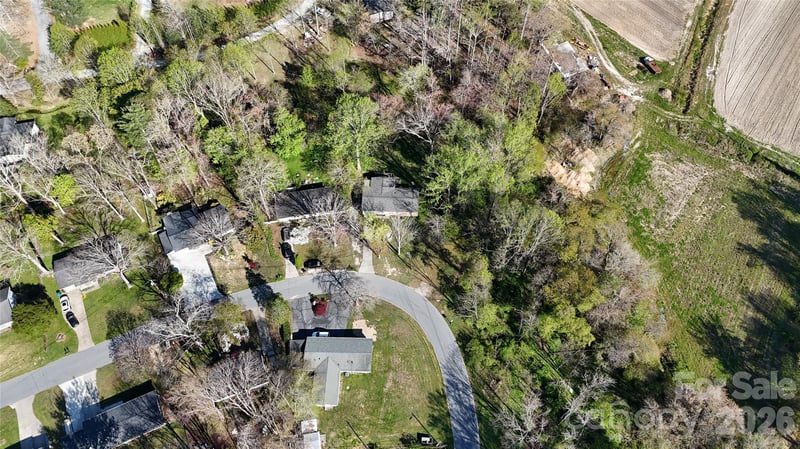 33 Springside Dr, Hendersonville, NC 28792