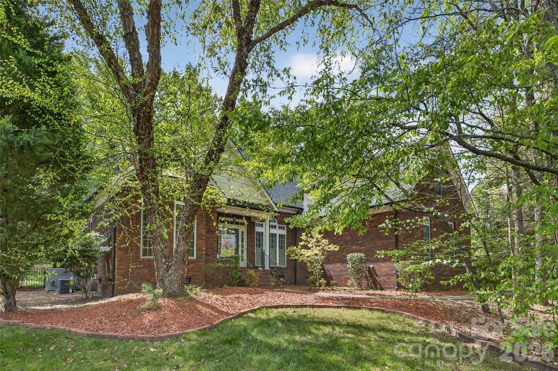 4854 Huddersfield Dr, Harrisburg, NC 28075