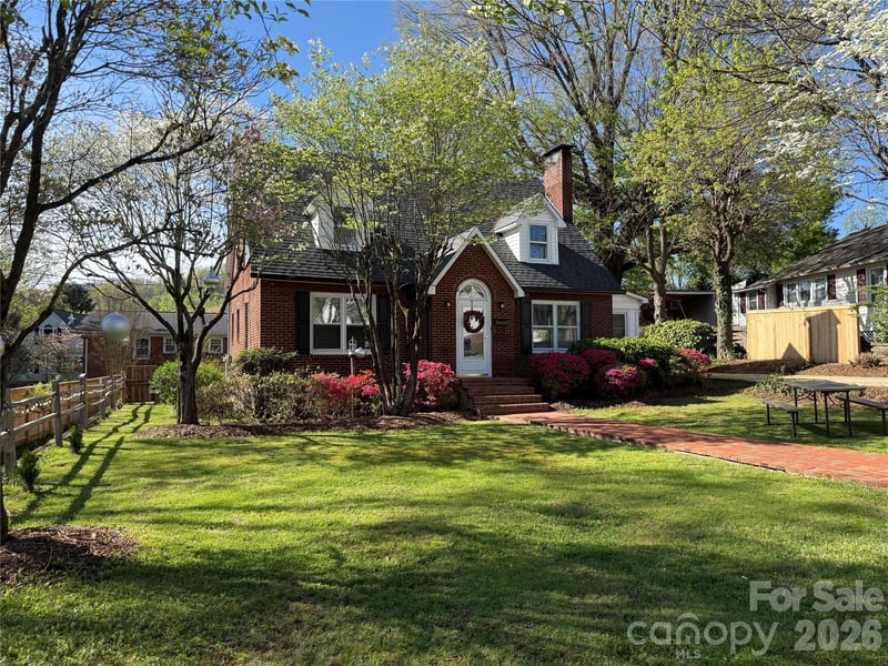 110 Lincoln Ave, Marion, NC 28752
