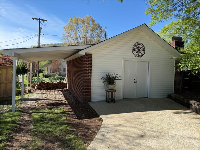 110 Lincoln Ave, Marion, NC 28752