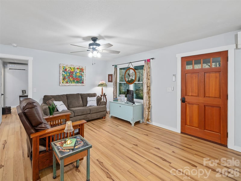 1280 Old Mine Fork Rd, Burnsville, NC 28714