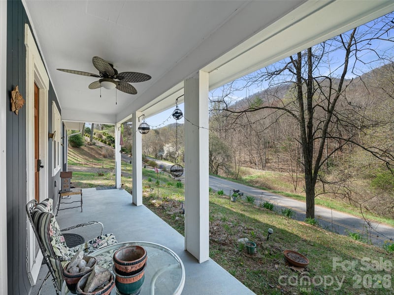 1280 Old Mine Fork Rd, Burnsville, NC 28714