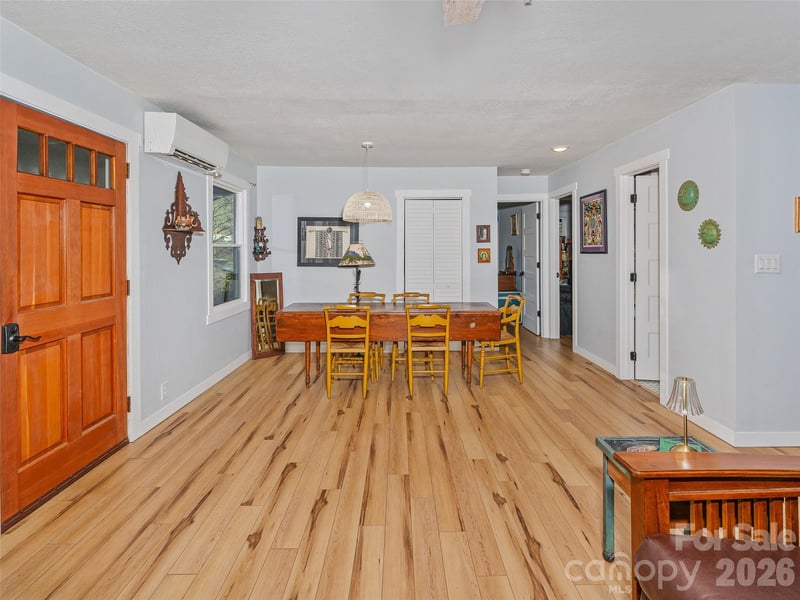 1280 Old Mine Fork Rd, Burnsville, NC 28714