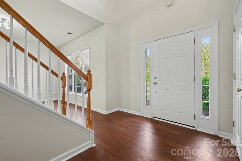 9144 Linden Tree Ln, Charlotte, NC 28277