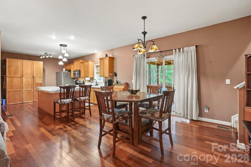 4376 Scenic View Ct, Iron Station, NC 28080