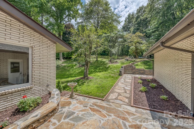 294 Martha Dr, Spruce Pine, NC 28777