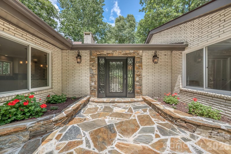 294 Martha Dr, Spruce Pine, NC 28777