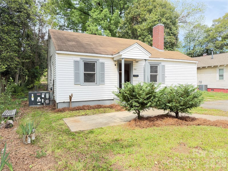2212 Camp Greene St, Charlotte, NC 28208