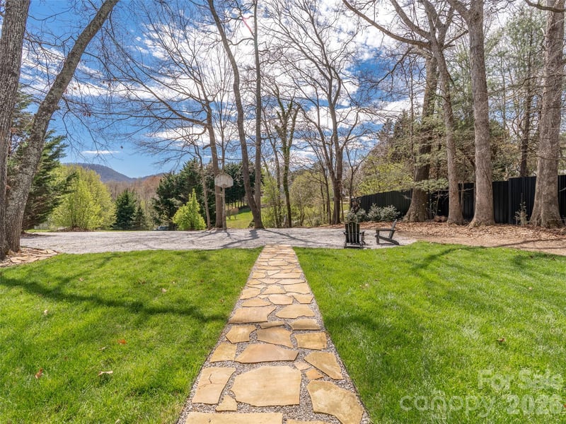 6 Jackson Cove Rd, Leicester, NC 28748