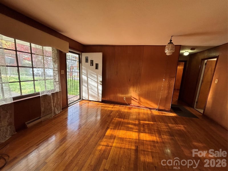 71 Balm Grove Ave, Asheville, NC 28806