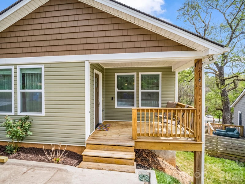 9 Shadowlawn Dr, Asheville, NC 28806