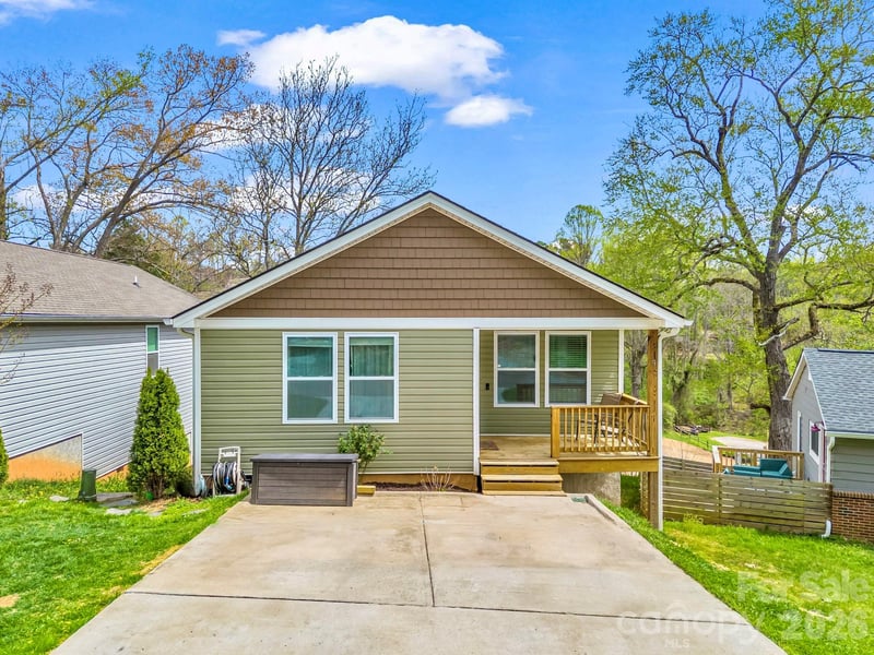 9 Shadowlawn Dr, Asheville, NC 28806