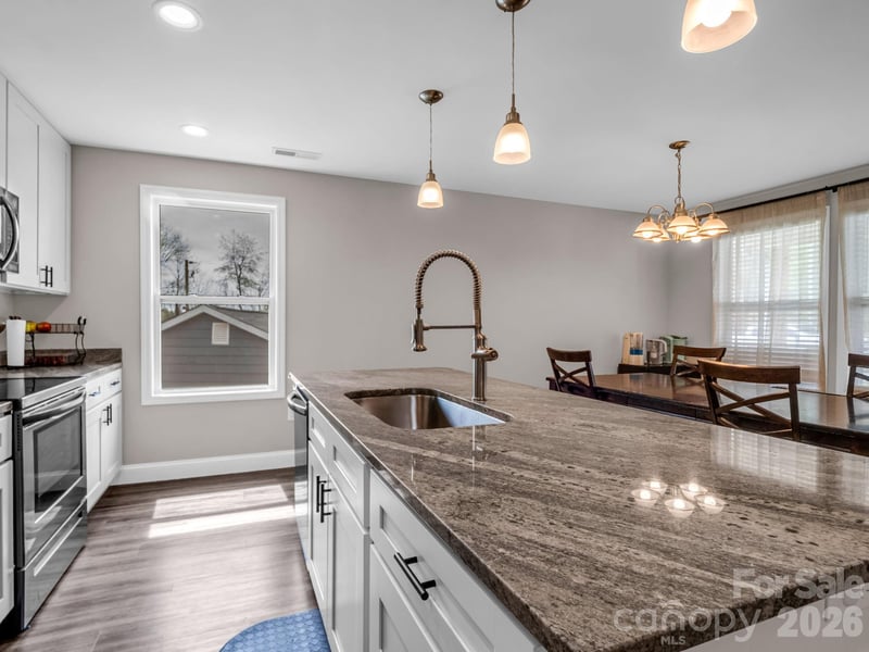 9 Shadowlawn Dr, Asheville, NC 28806