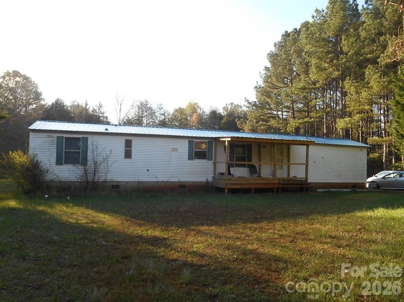 2184 Stove Dr, Newton, NC 28658