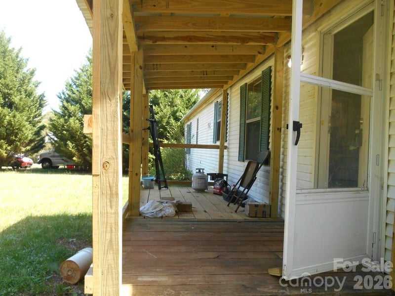 2184 Stove Dr, Newton, NC 28658