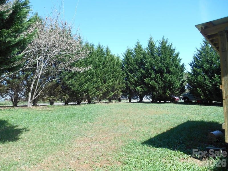 2184 Stove Dr, Newton, NC 28658