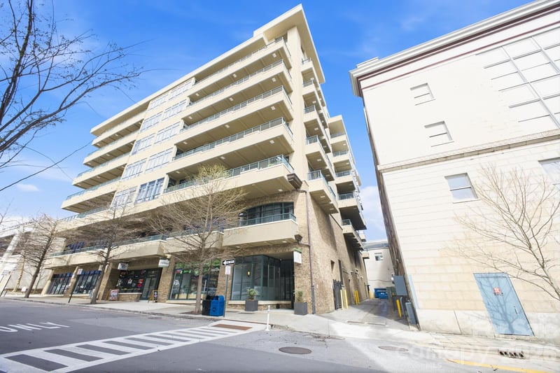 21 Battery Park Ave #307, Asheville, NC 28801