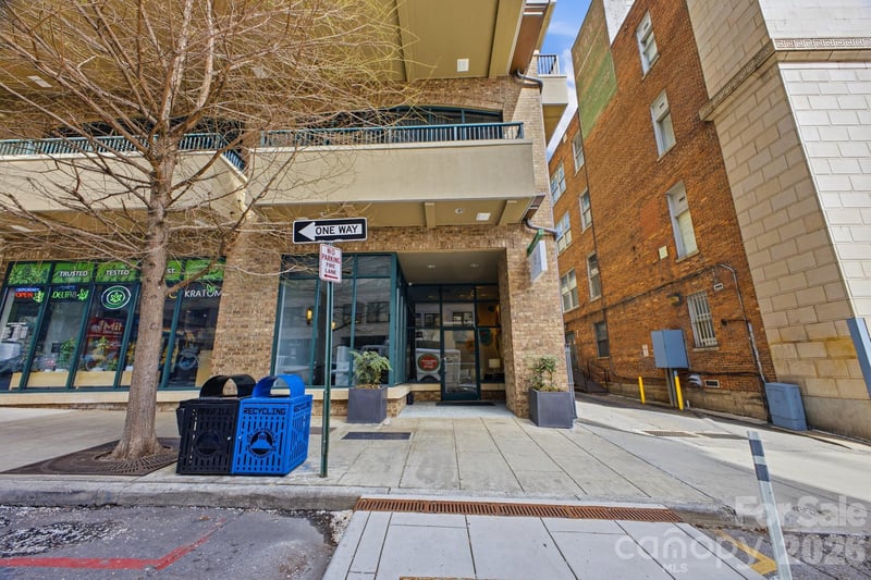 21 Battery Park Ave #307, Asheville, NC 28801
