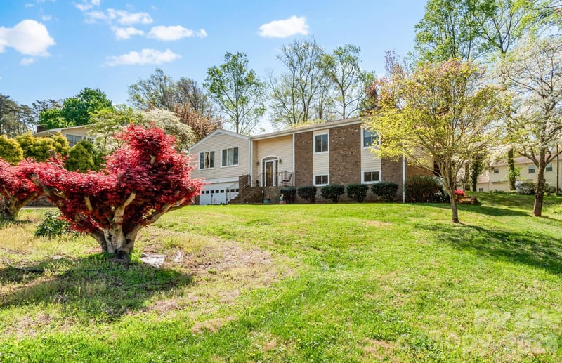 223 Vandyke St, Kernersville, NC 27284