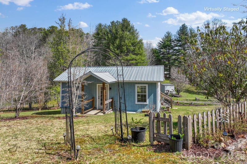 54 Kimiko Ln, Balsam Grove, NC 28708