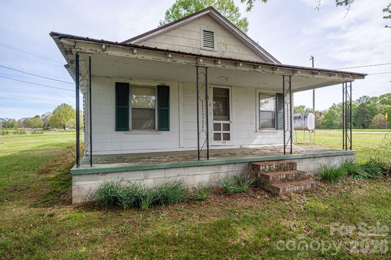 7440 Nc 27 Hw, Vale, NC 28168