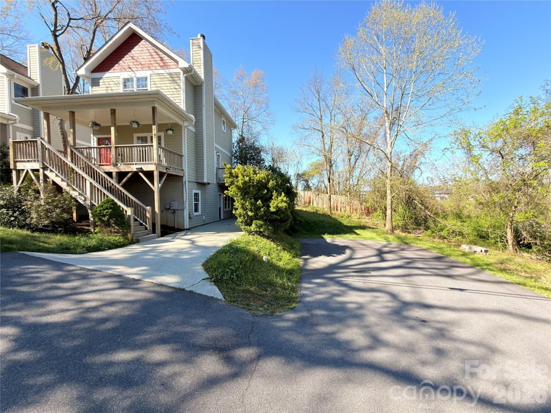 4 Cottage Ct, Asheville, NC 28801