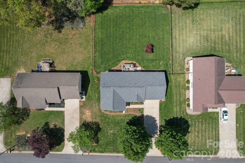 1478 Farmington Hills Dr, Conover, NC 28613