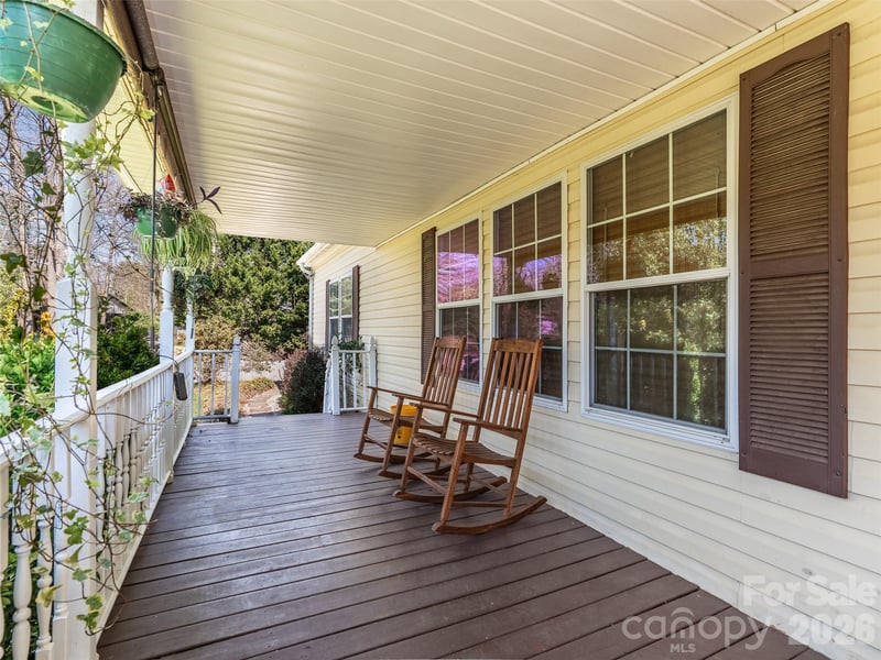 8 Jackson Cove Rd, Leicester, NC 28748