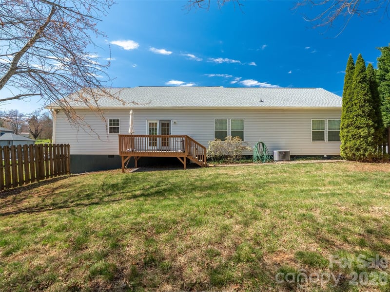 12 Jackson Cove Rd, Leicester, NC 28748
