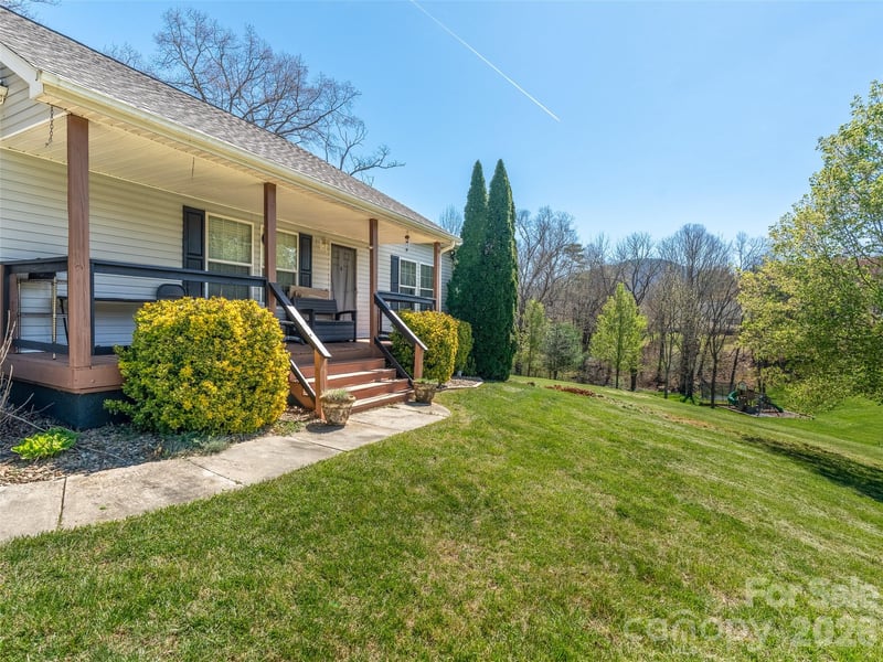 12 Jackson Cove Rd, Leicester, NC 28748