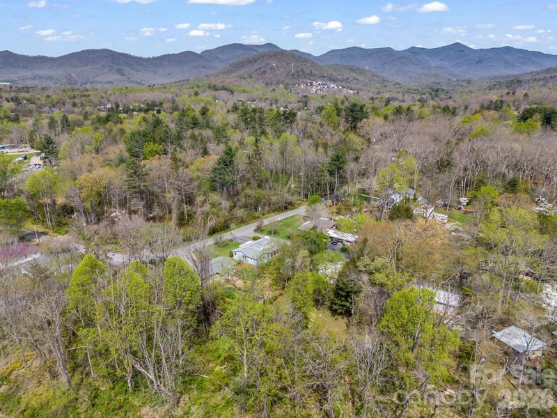 212 Vance Ave, Black Mountain, NC 28711