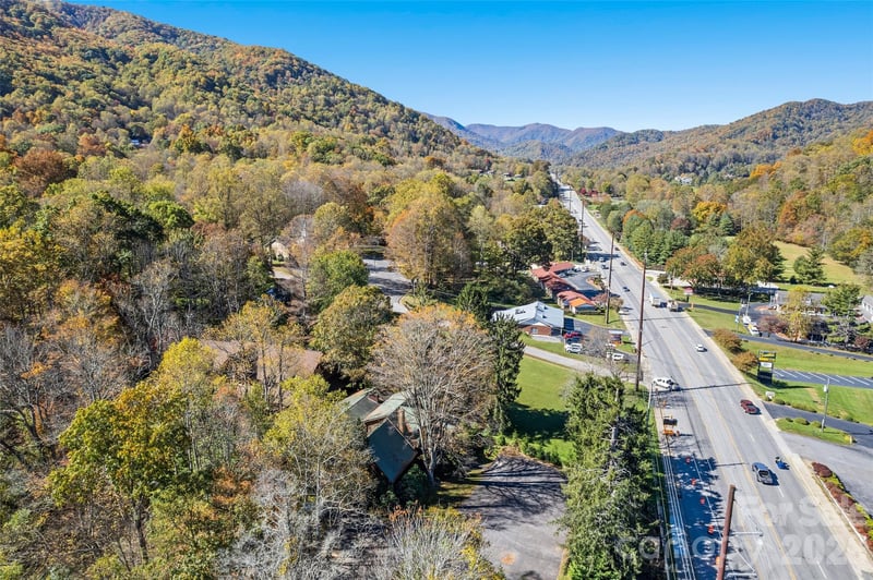 26 Gaddis Branch Rd, Maggie Valley, NC 28751