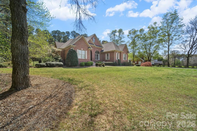 2909 Lakeshore Dr, Chester, SC 29706