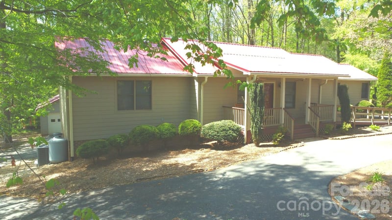 308 Brentwood Cir, Morganton, NC 28655