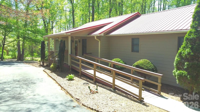 308 Brentwood Cir, Morganton, NC 28655