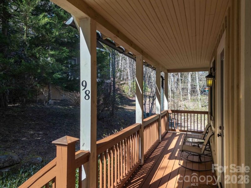 98 Mill Pond Dr, Tuckasegee, NC 28783