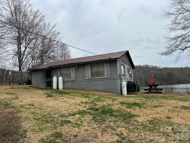 4237 Laurel Hill Rd, Claremont, NC 28610