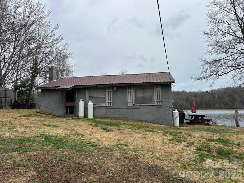 4237 Laurel Hill Rd, Claremont, NC 28610