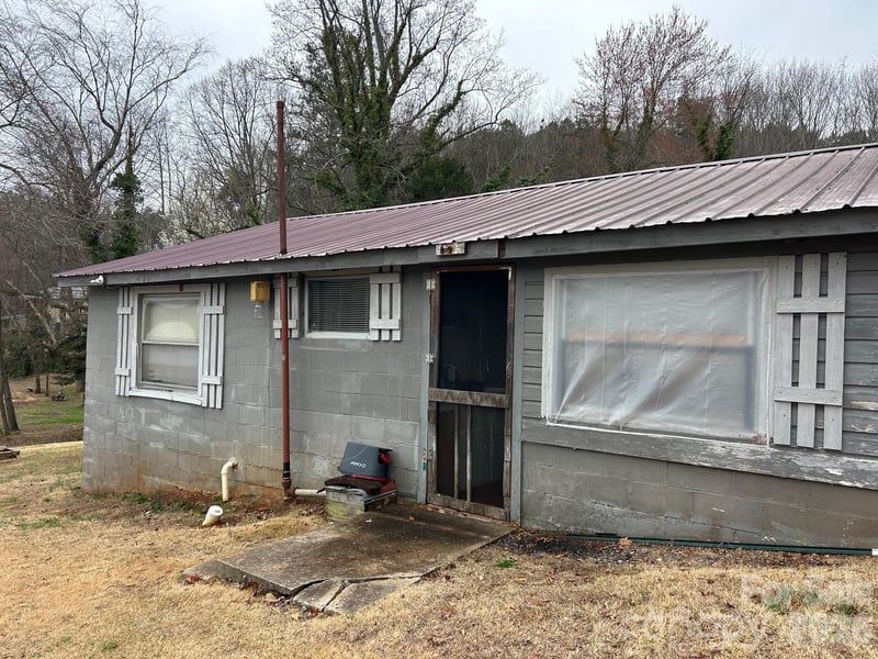 4237 Laurel Hill Rd, Claremont, NC 28610