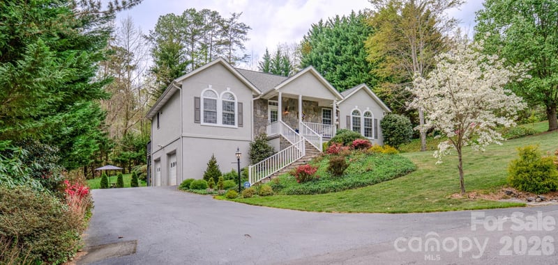 9 Double Eagle Dr, Weaverville, NC 28787